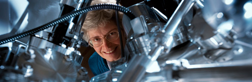 Susan Stipp i sit laboratorie på Nano-Science Center